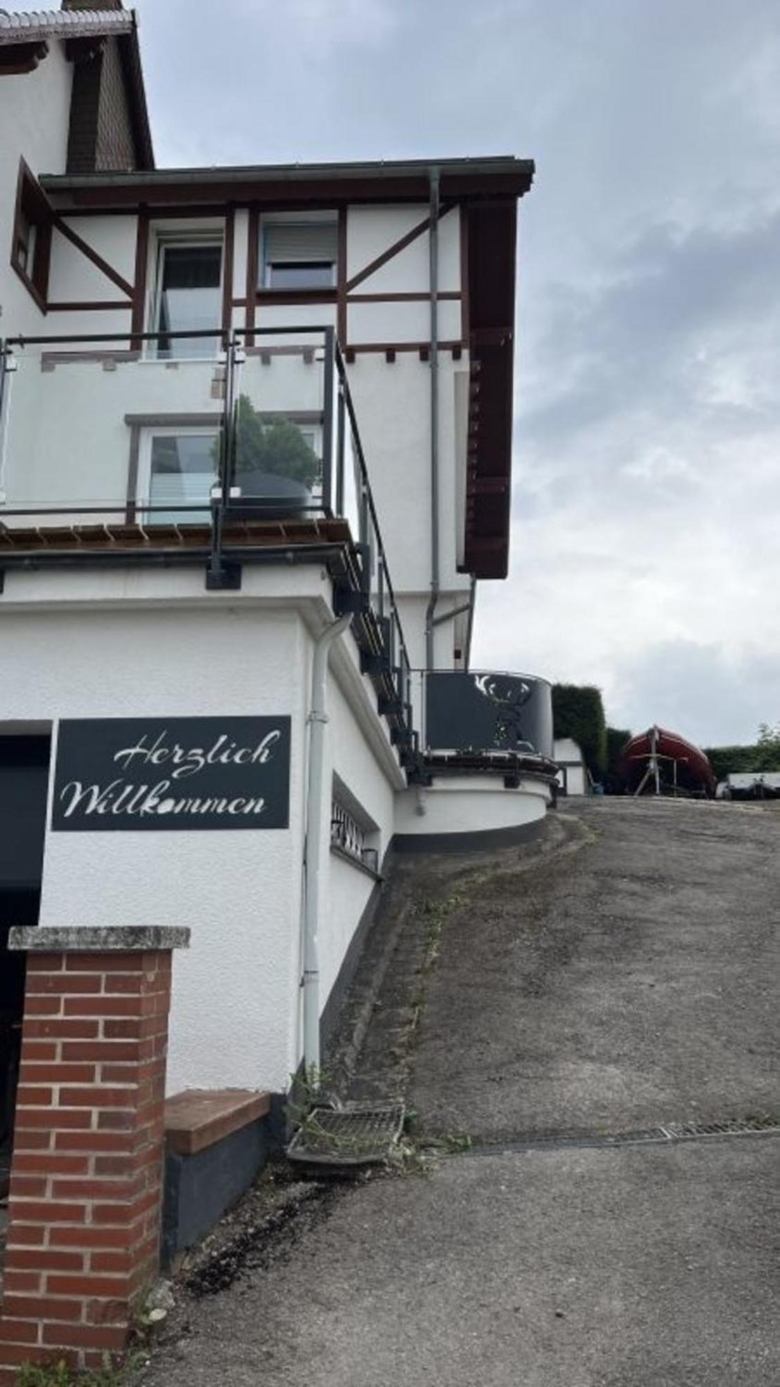 Wellness Appartement Eifelglueck Pelm Exterior foto